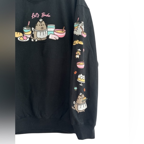 Welcome To Pusheen Cafe - Black Crewneck Pusheen "Let's Bake" sweatshirt Sz L - Picture 3 of 6
